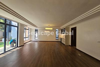 5 Bed Townhouse with En Suite in Lavington - 3