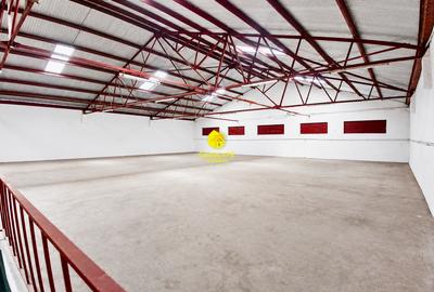 28,602 ft² Warehouse with Fibre Internet in Industrial Area - 2