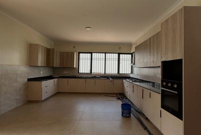 6 Bed Townhouse with En Suite at Kibagare Way - 3