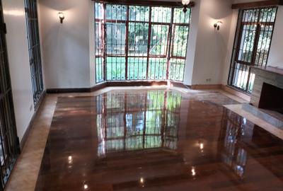 5 Bed Townhouse with En Suite in Runda - 4
