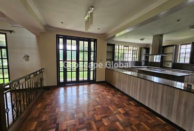 4 Bed House with En Suite in Rosslyn - 2