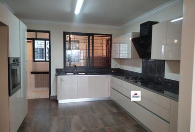 3 Bed Apartment with En Suite at Prp7+494 - 2