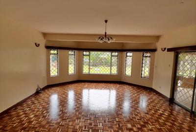 4 Bed Townhouse with En Suite in Lavington - 2