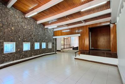 300 m² Commercial Property with Service Charge Included in Rhapta Road - 4