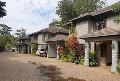 4 Bed Townhouse with En Suite in Spring Valley