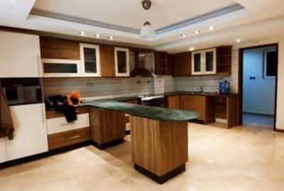 5 Bed Townhouse with En Suite at Lavington - 2