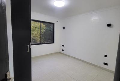 3 Bed House with En Suite in Runda
