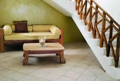 4 Bed Townhouse with En Suite at Paparemo - 4