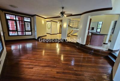 4 Bed Villa with En Suite in Spring Valley - 4