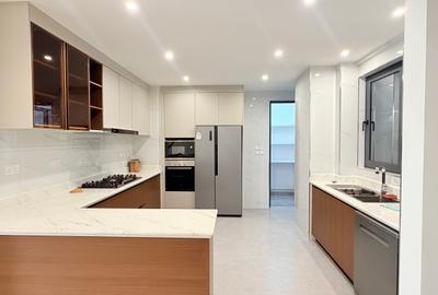 Serviced 3 Bed Apartment with En Suite in Westlands Area - 4