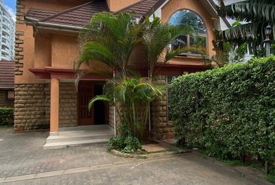 5 Bed Townhouse with En Suite at Lavington Green - 3