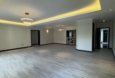 3 Bed Apartment with En Suite in Riverside - 3