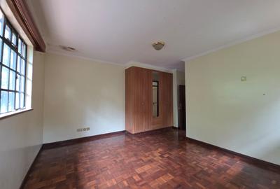 4 Bed House with En Suite in Kitisuru - 3