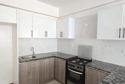 2 Bed Apartment with En Suite in Hurlingham - 2