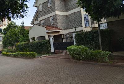 5 Bed House with En Suite at Garden City - 3