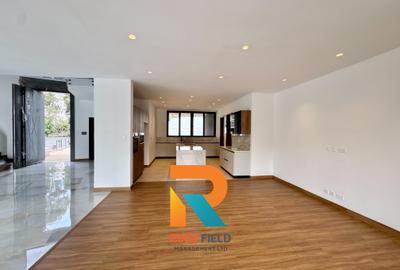 5 Bed Townhouse with En Suite at Off Redhill Road - 3