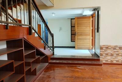 5 Bed Villa with En Suite in Lavington - 3