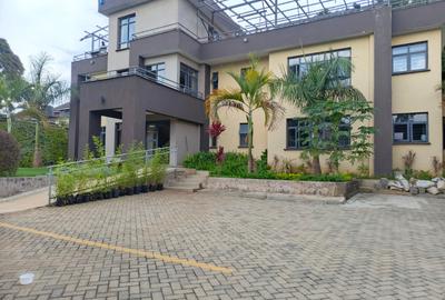 6,000 ft² Commercial Property with Service Charge Included in Kiambu Road