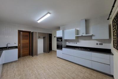 5 Bed Villa with En Suite in Lavington - 4