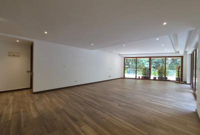 4 Bed Apartment with En Suite at Peponi Rd