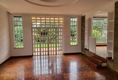 5 Bed House with En Suite at Rosslyn - 4