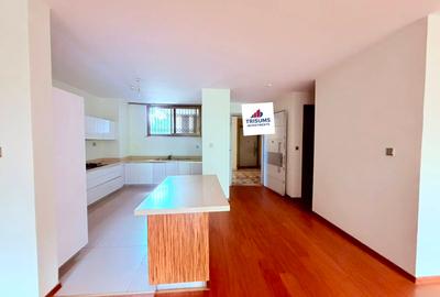 3 Bed Apartment with En Suite in Parklands - 4