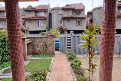 5 Bed Townhouse with En Suite at James Gichuru - 2