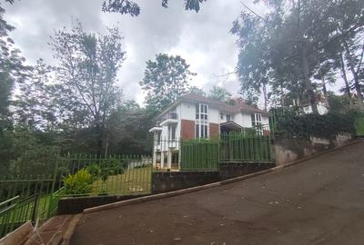6 Bed Townhouse with Backup Generator in Rosslyn