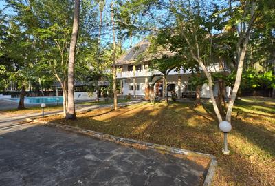 4 Bed Villa with En Suite in Watamu - 2