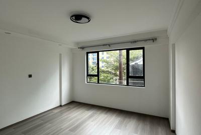 3 Bed Apartment with En Suite in Lavington