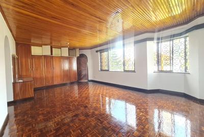 5 Bed Townhouse with En Suite in Kilimani - 4