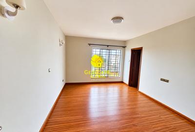 3 Bed Apartment with En Suite in Riverside - 3