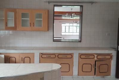 5 Bed House with En Suite at Runda - 2