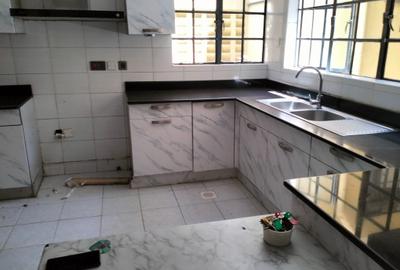 4 Bed Townhouse with En Suite in Lavington - 2