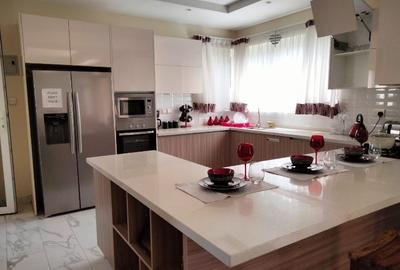 5 Bed Townhouse with En Suite at Denis Pritt - 4