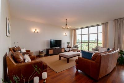3 Bed Apartment with En Suite at 6Th Parklands