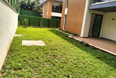 5 Bed Townhouse with En Suite in Lavington