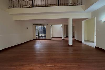 5 Bed Townhouse with En Suite at Lavington Green - 3