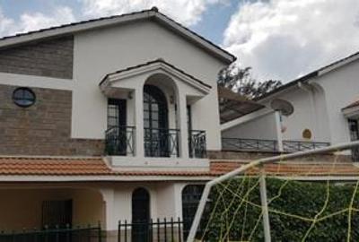 5 Bed Villa with En Suite in Lavington