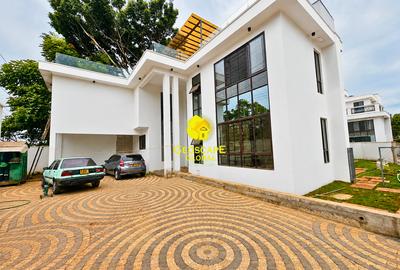 5 Bed House with En Suite in Kyuna - 3