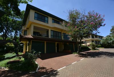 3 Bed Townhouse with En Suite in Kyuna