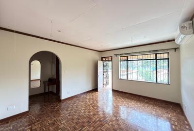 5 Bed Townhouse with En Suite in Brookside - 3