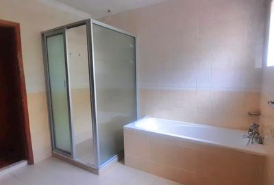4 Bed Townhouse with En Suite in Lavington - 3