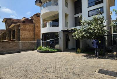 5 Bed Villa with En Suite in Lavington - 2