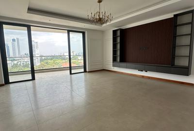 3 Bed Apartment with En Suite in Riverside - 3
