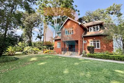 5 Bed Townhouse with En Suite in Rosslyn - 2
