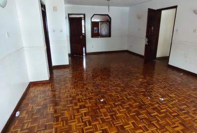 3 Bed Apartment with Swimming Pool in Kileleshwa - 4