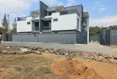 5 Bed House with En Suite at Kamakis