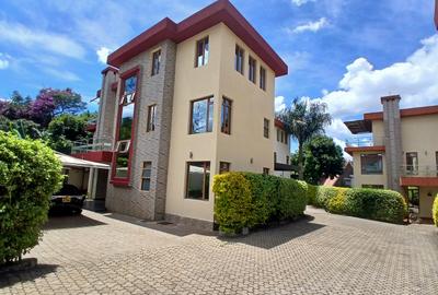 5 Bed Townhouse with En Suite at Lavington Green