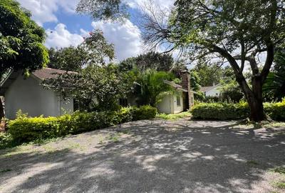 Commercial Property with Service Charge Included in Lavington